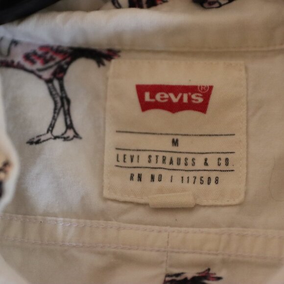 Levi's Button Up Flamingo Shirt Size Med - Picture 5 of 6